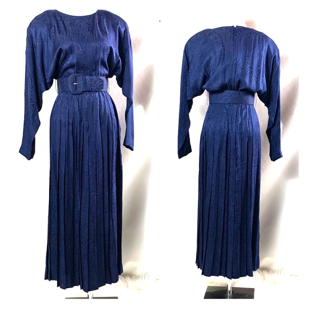 Vintage Maggie London 100%silk Pleated Dress
